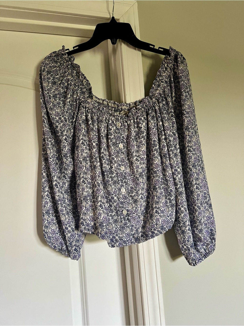 American Eagle Outfitters Floral Button-Front Peasant Blouse in Purple and White